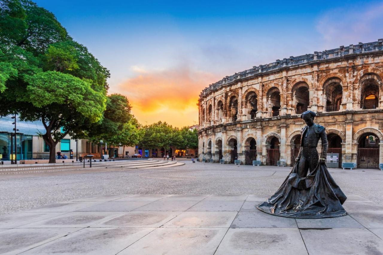 Gite En Provence Proche Avignon Sauveterre  ภายนอก รูปภาพ