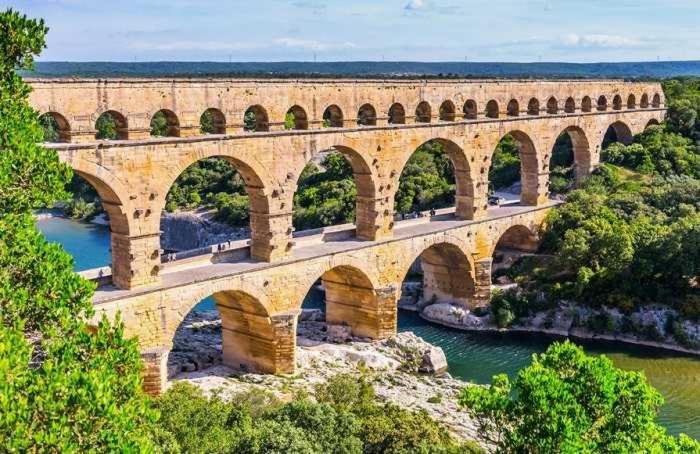 Gite En Provence Proche Avignon Sauveterre  ภายนอก รูปภาพ