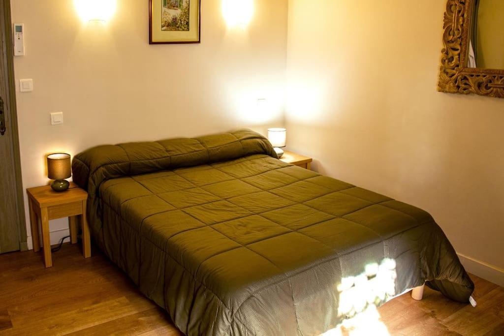 Gite En Provence Proche Avignon Sauveterre  ภายนอก รูปภาพ